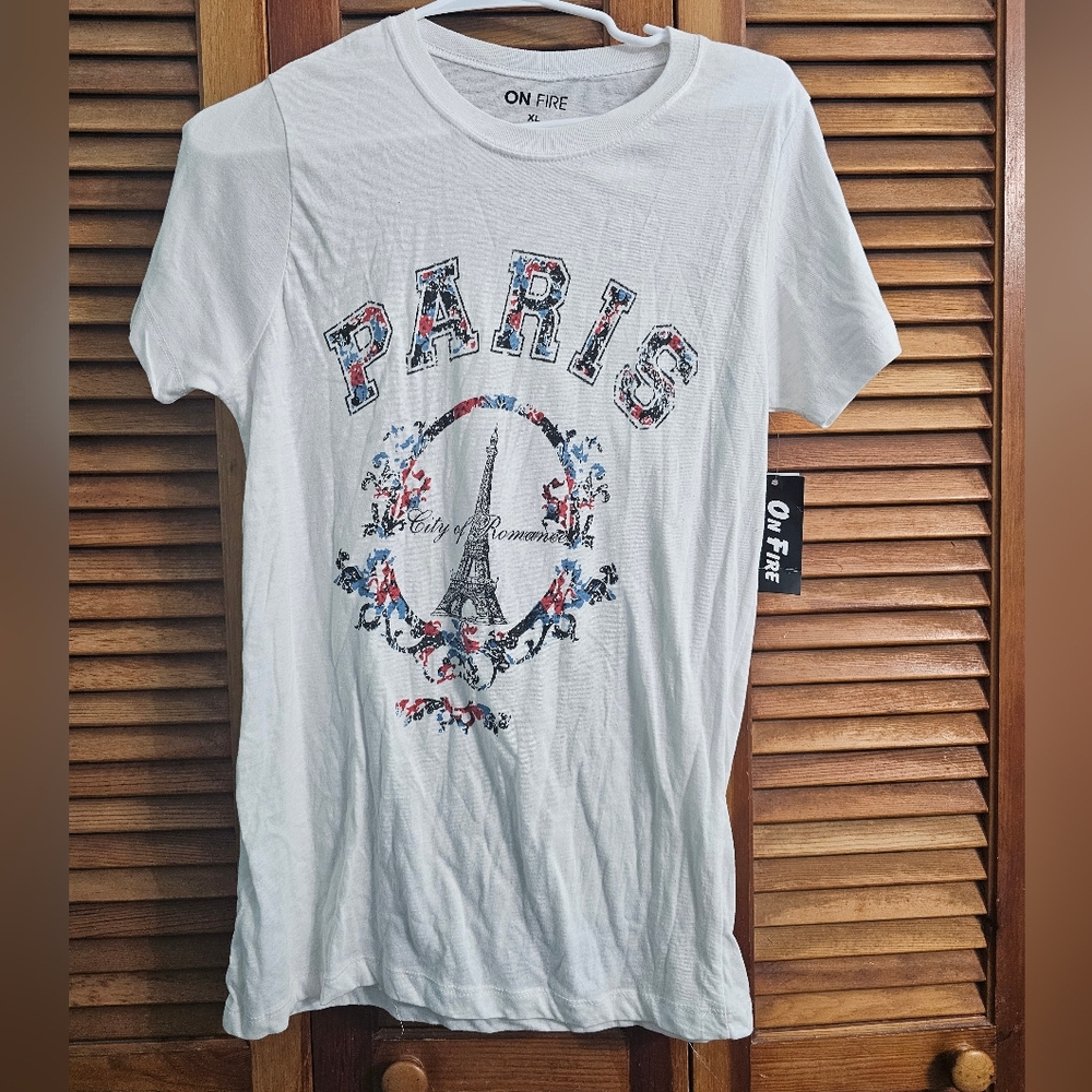 On Fire Women's Paris Eiffel Tower Graphic T-shirt Size XL NWT